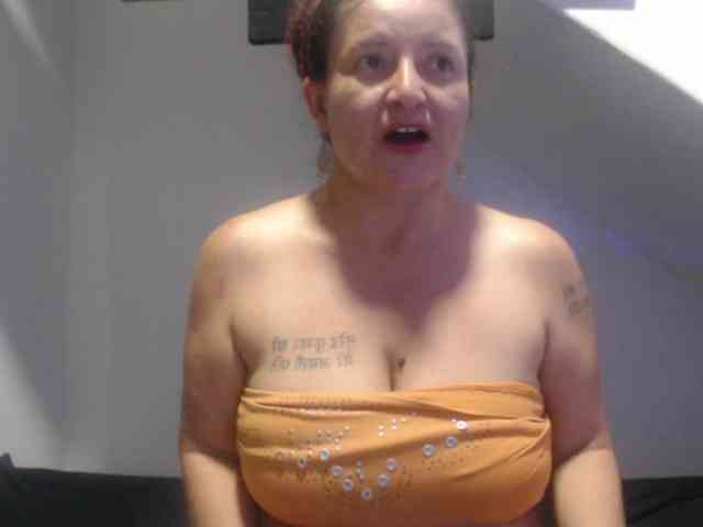 DeboraCienfuegos25 webcam