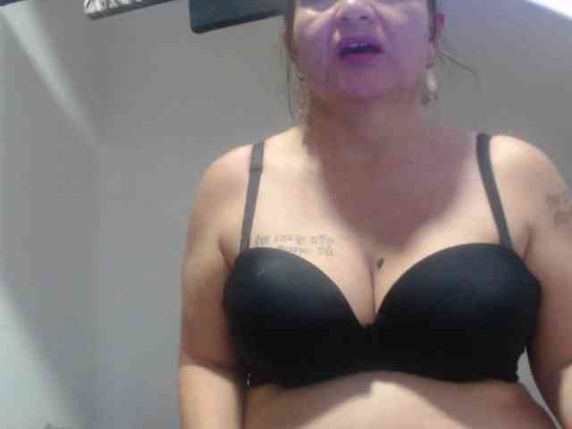 DeboraCienfuegos25 webcam