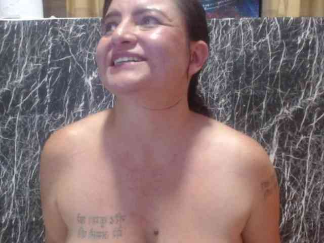 DeboraCienfuegos25 webcam