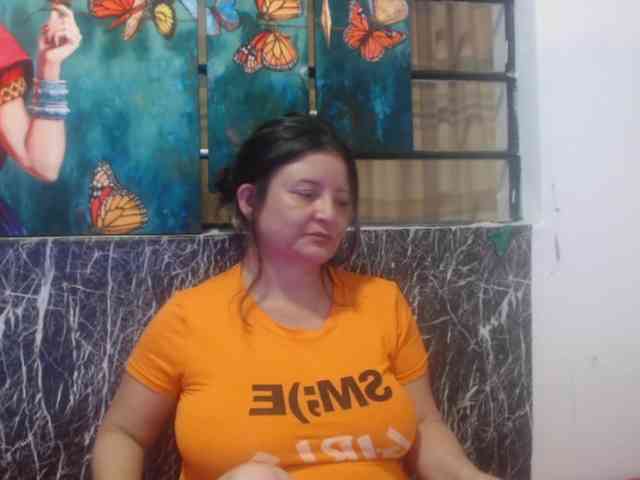 DeboraCienfuegos25 webcam