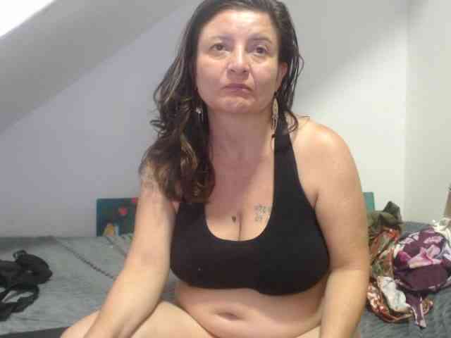 DeboraCienfuegos25 webcam