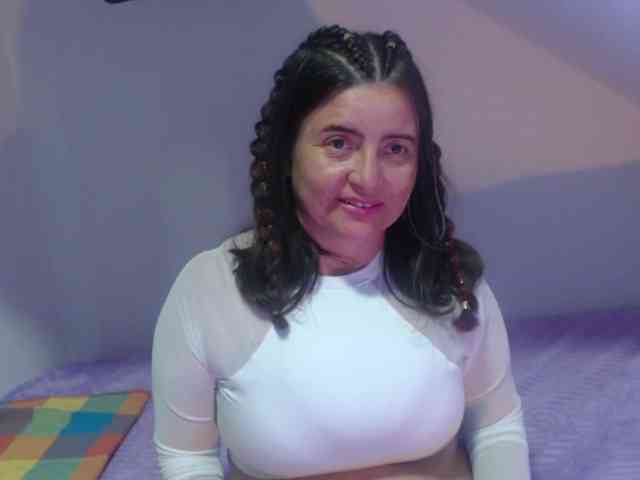 DeboraCienfuegos25 webcam