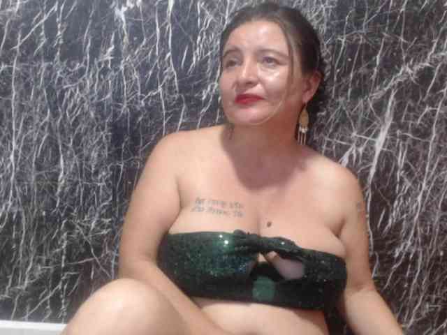 DeboraCienfuegos25 webcam