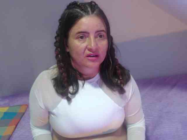 DeboraCienfuegos25 webcam