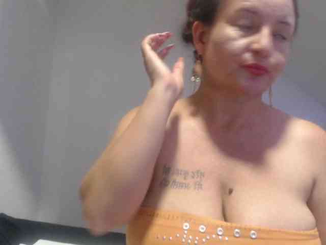 DeboraCienfuegos25 webcam