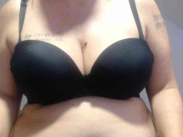 DeboraCienfuegos25 webcam