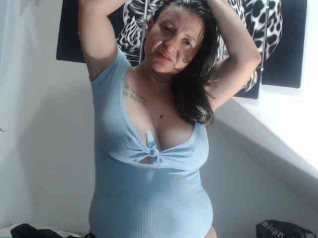 DeboraCienfuegos25 webcam