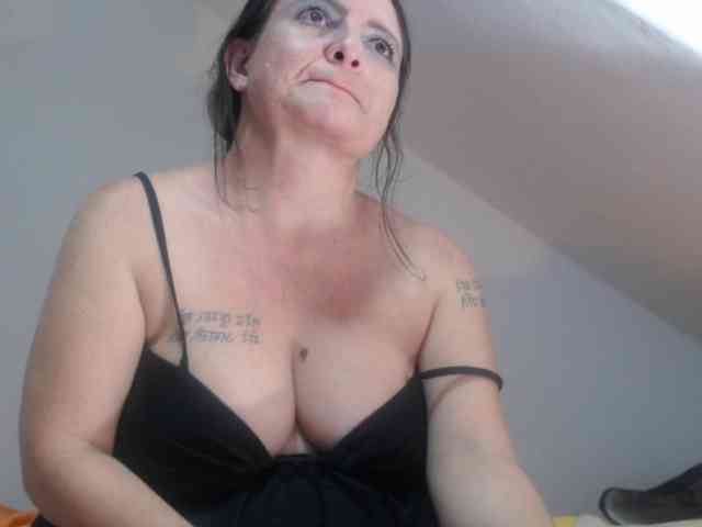 DeboraCienfuegos25 webcam