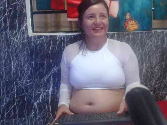 DeboraCienfuegos25 webcam