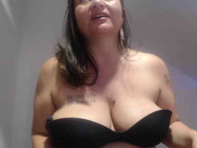 DeboraCienfuegos25 webcam