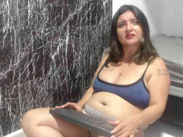 DeboraCienfuegos25 webcam