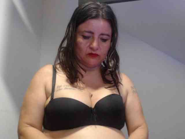 DeboraCienfuegos25 webcam