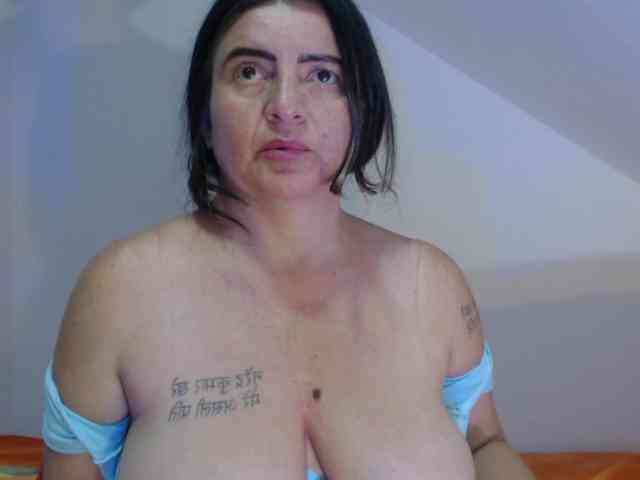 DeboraCienfuegos25 webcam