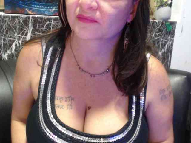 DeboraCienfuegos25 DeboraCienfuegos25