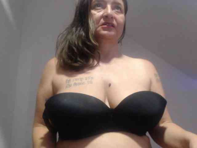 DeboraCienfuegos25 webcam