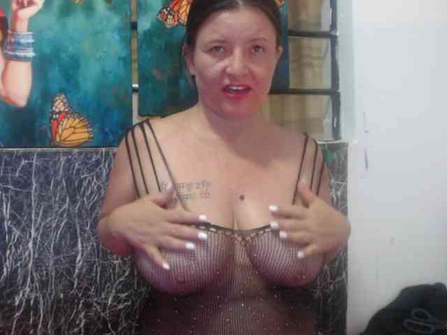 DeboraCienfuegos25 webcam