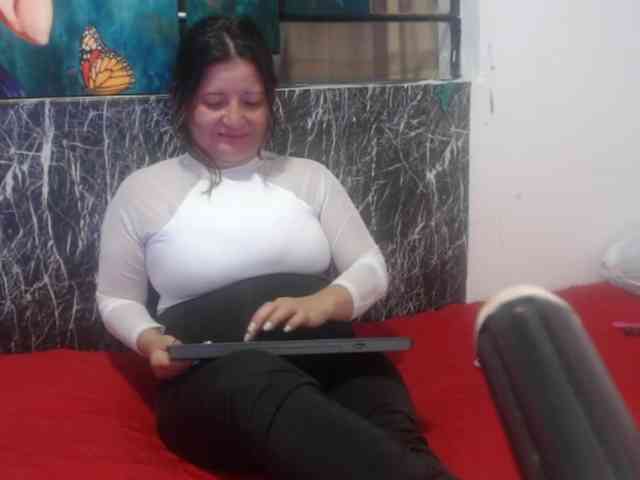 DeboraCienfuegos25 webcam