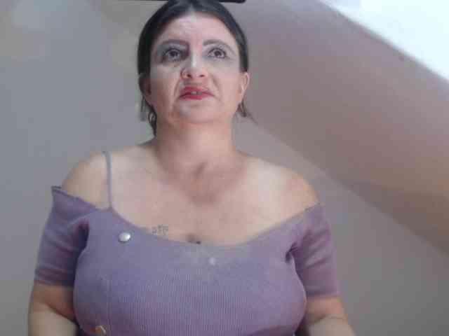 DeboraCienfuegos25 webcam