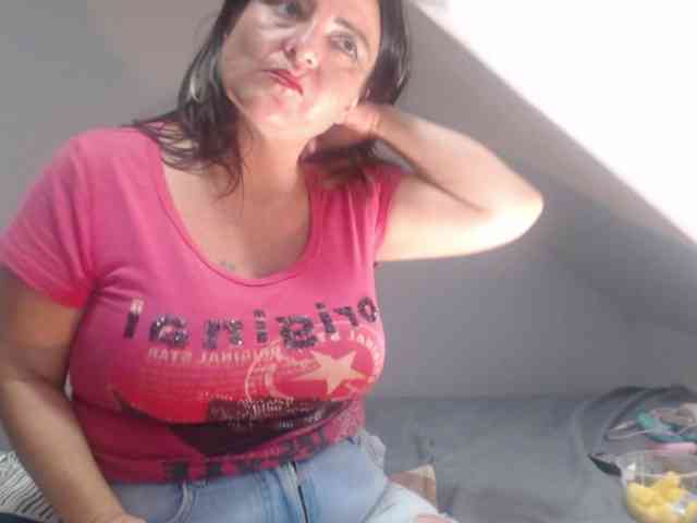 DeboraCienfuegos25 webcam