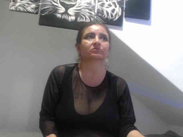 DeboraCienfuegos25 webcam