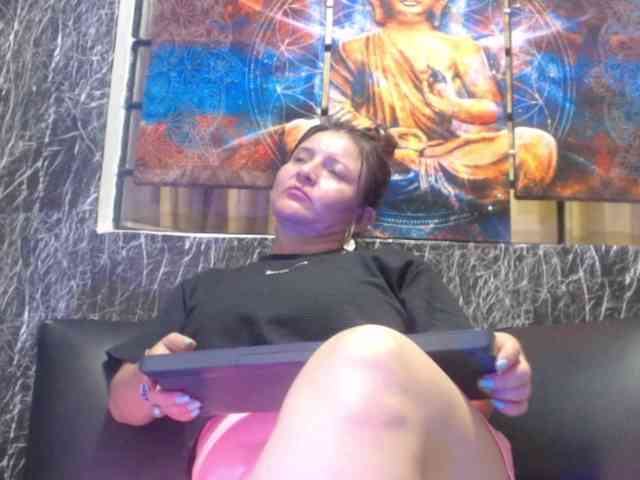 DeboraCienfuegos25 DeboraCienfuegos25