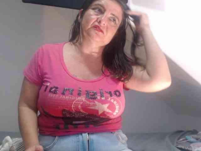 DeboraCienfuegos25 webcam