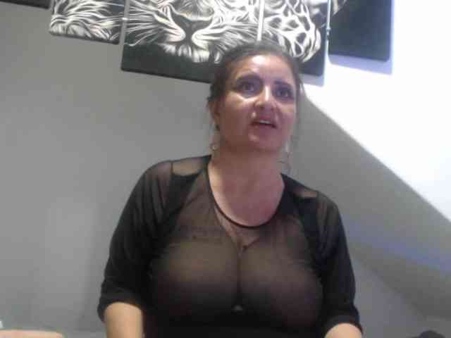 DeboraCienfuegos25 webcam