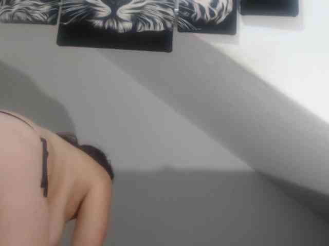 DeboraCienfuegos25 webcam