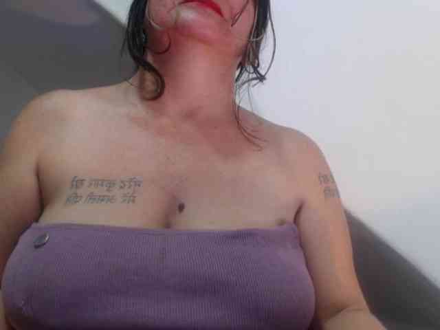 DeboraCienfuegos25 webcam