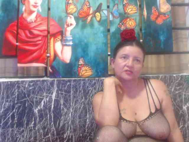 DeboraCienfuegos25 webcam