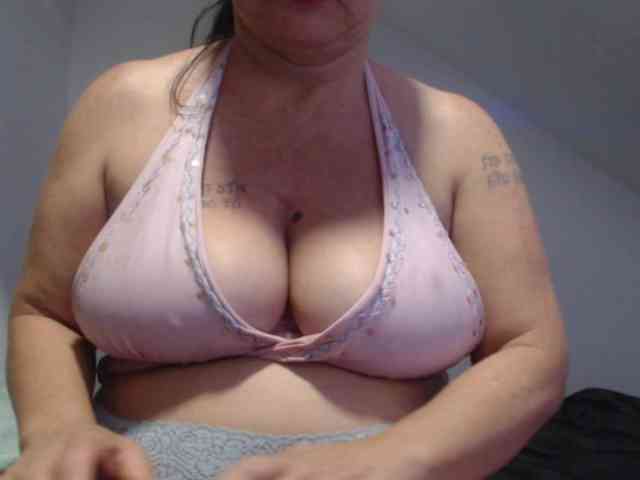 DeboraCienfuegos25 webcam