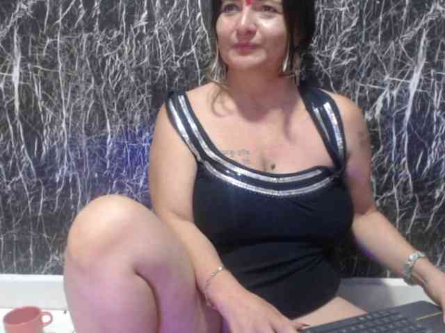 DeboraCienfuegos25 webcam