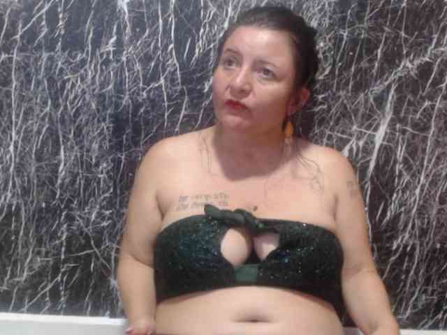 DeboraCienfuegos25 webcam