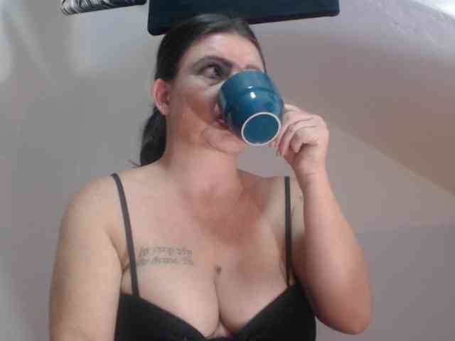 DeboraCienfuegos25 webcam