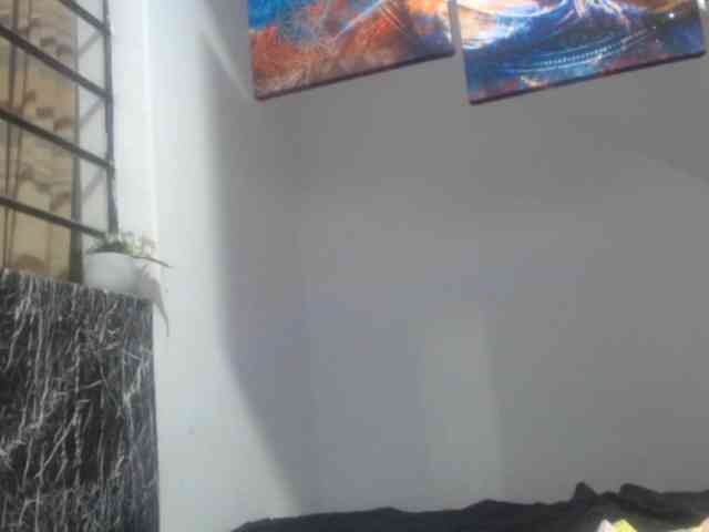 DeboraCienfuegos25 webcam