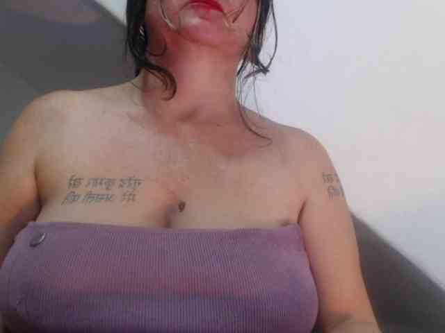 DeboraCienfuegos25 DeboraCienfuegos25