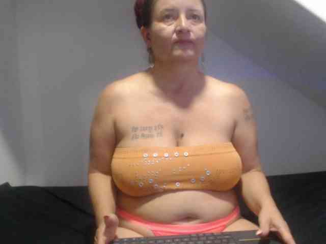 DeboraCienfuegos25 webcam