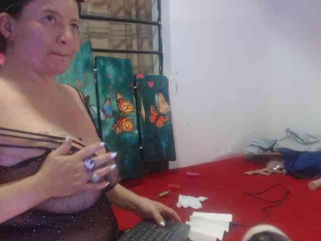 DeboraCienfuegos25 webcam