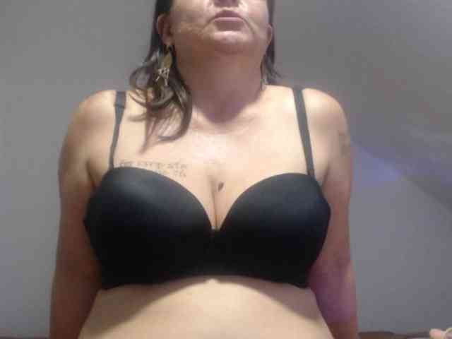 DeboraCienfuegos25 webcam