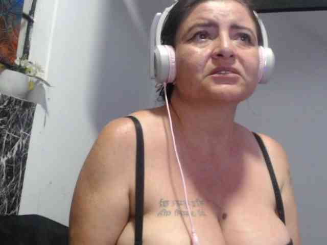 DeboraCienfuegos25 webcam