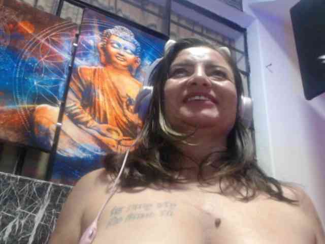 DeboraCienfuegos25 webcam