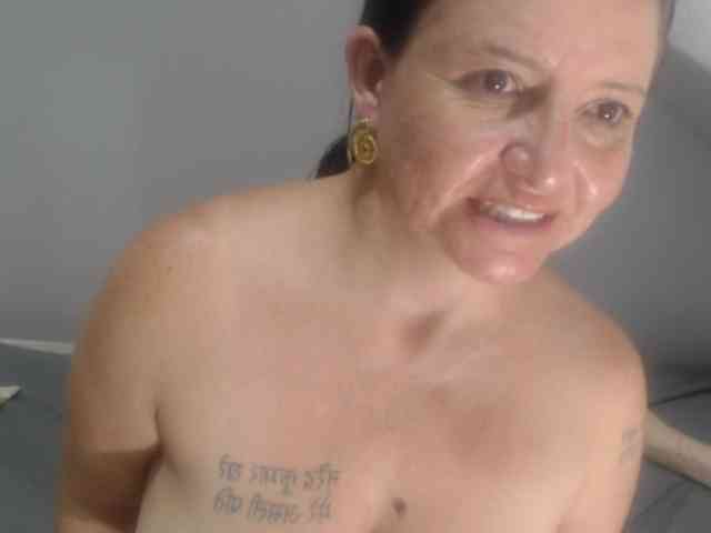 DeboraCienfuegos25 webcam