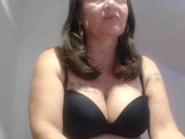 DeboraCienfuegos25 webcam