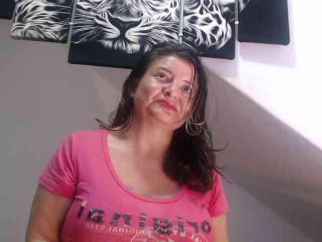 DeboraCienfuegos25 webcam