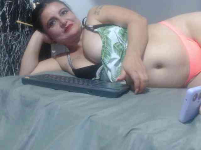 DeboraCienfuegos25 webcam