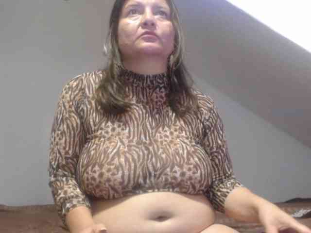 DeboraCienfuegos25 DeboraCienfuegos25