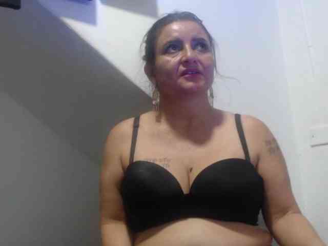 DeboraCienfuegos25 webcam