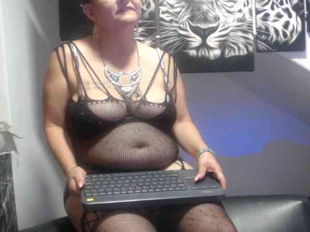 DeboraCienfuegos25 webcam