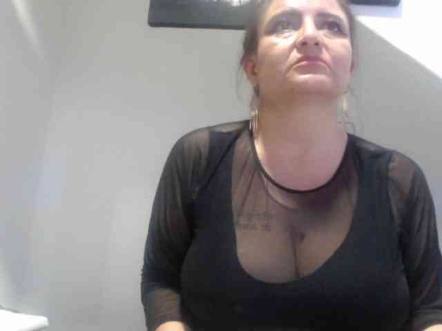 DeboraCienfuegos25 webcam