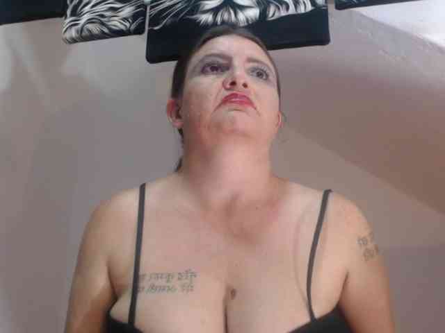 DeboraCienfuegos25 webcam